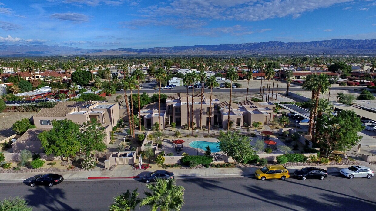 Primary Photo - 73820 Shadow Mountain Dr
