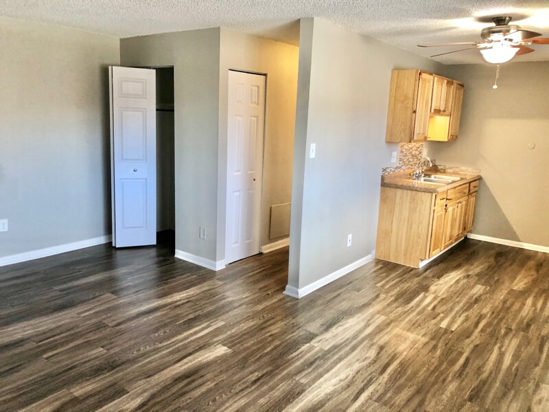 582 W Prentice Ave Unit 103, Littleton, CO 80120 Room for Rent in