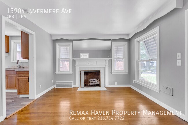 Foto del edificio - 15904 Invermere Ave