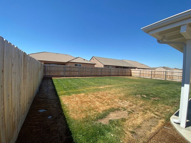 Foto del edificio - 3 BR 2 BA Available Now