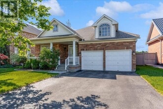 Building Photo - 404 Wright Crescent