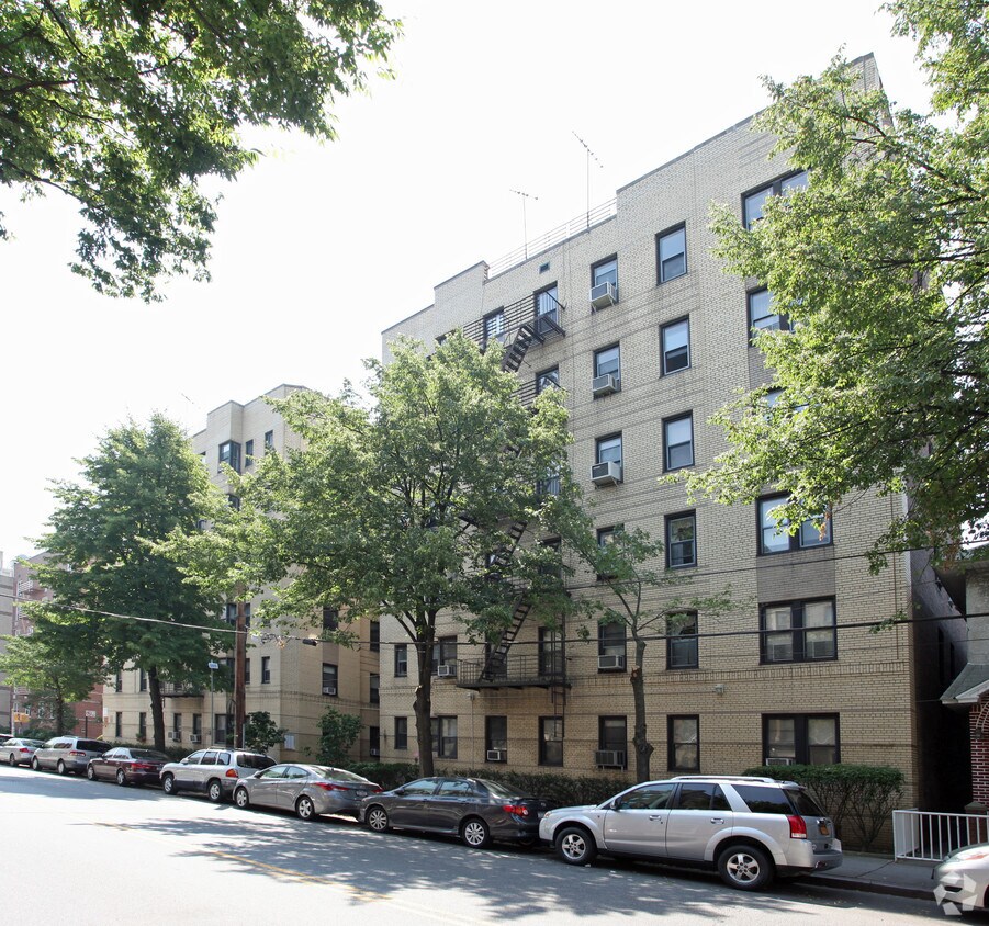 Primary Photo - 1718 Quentin Rd