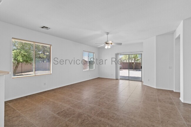 Building Photo - 2566 W Alta Vista Rd