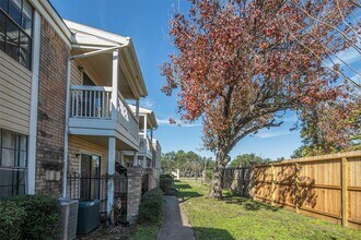 Building Photo - 2750 Holly Hall St