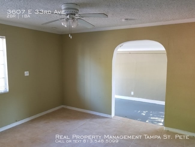 Building Photo - Cute 2 bedroom Tampa Cottage