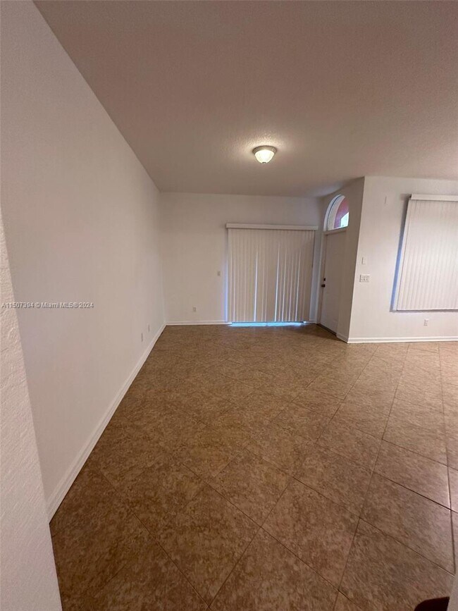Building Photo - 1410 S Santa Catalina Cir