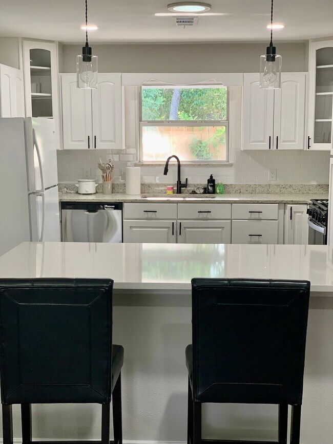 Building Photo - 9459 Green Terrace Dr