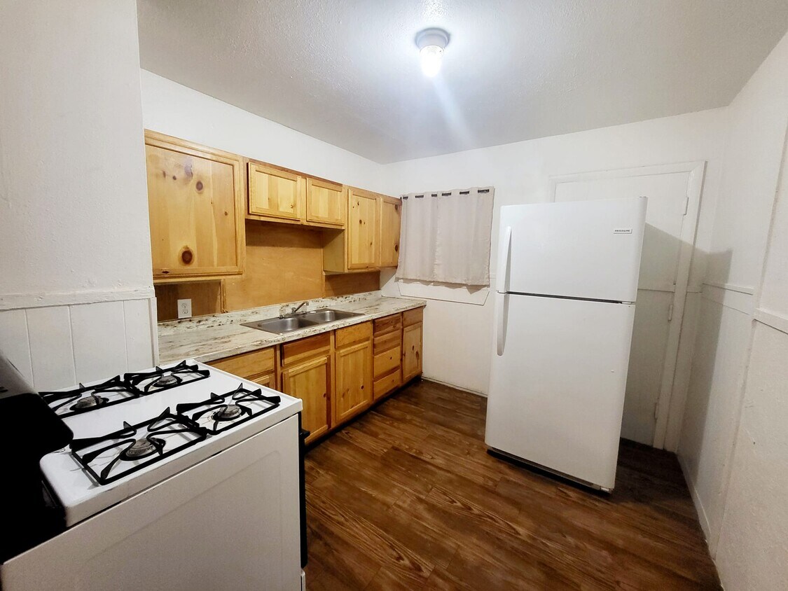 1500 Sycamore St Unit B, Big Spring, TX 79720 Apartments in Big Spring, TX