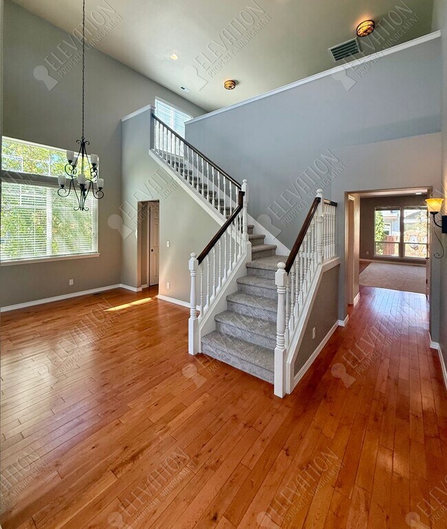 Foto del edificio - 60974 Snowbrush Dr