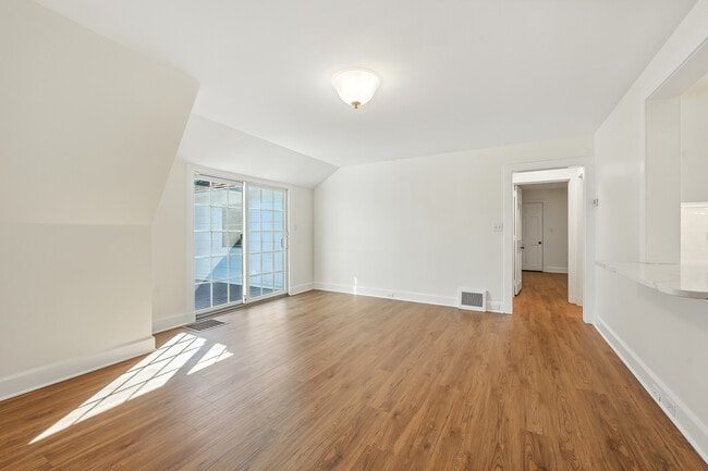 Photo - 22 Center Meeting Rd House