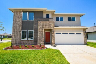 Building Photo - 8034 House bank Ln