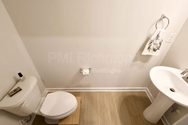 Foto del edificio - 2445 Ownby Ln