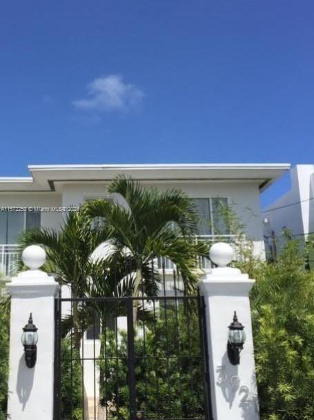 Foto del edificio - 3921 Meridian Ave