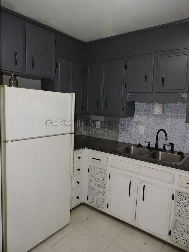 Foto del edificio - 1345 Jasma Ln