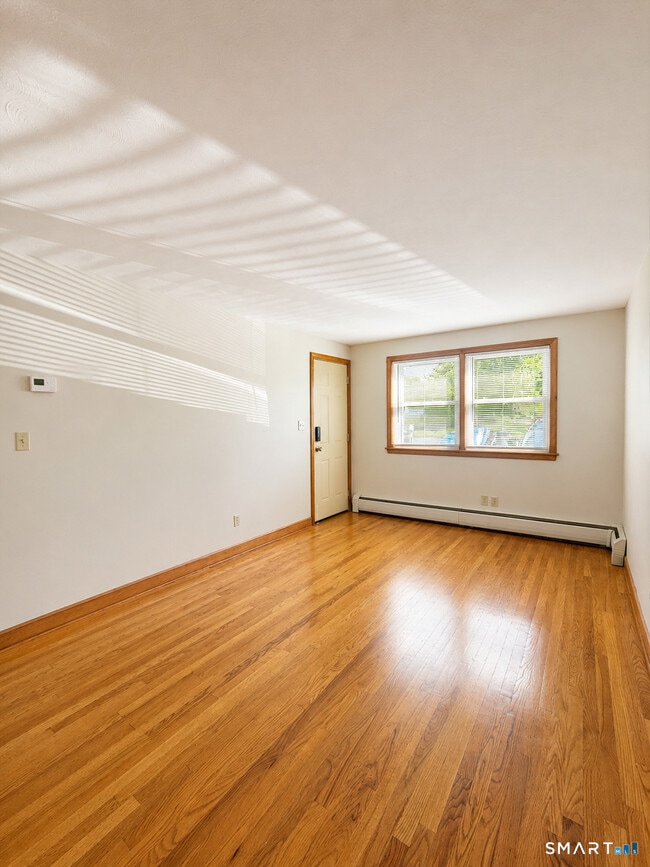 Photo - 359-363 Brook St (Bristol, CT) Apartment