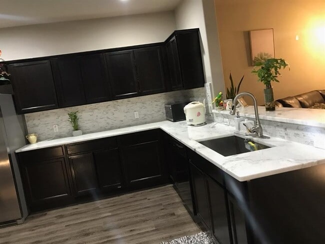 Foto del edificio - 10233 Hidden Village Dr