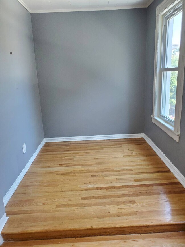 Foto del edificio - 676 E 31st St