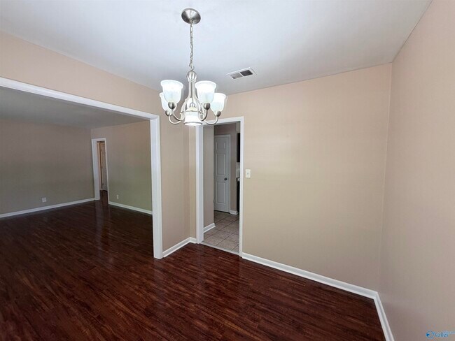 Foto del edificio - 2205 Glen Iris Rd NW