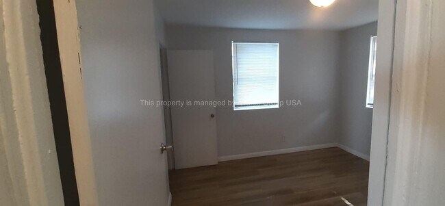 Foto del edificio - 610 W 18th St