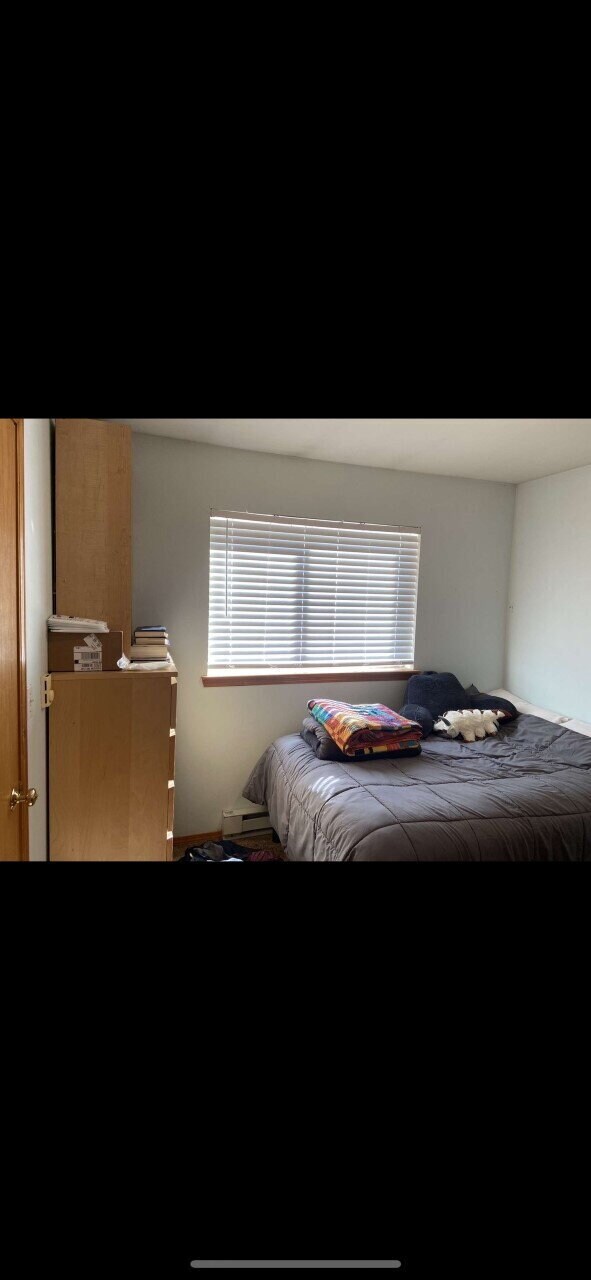 Building Photo - Steps from Campus, Minutes to Downtown – 4BR Apartment on N Forest St | Pre-Leasing July 2026