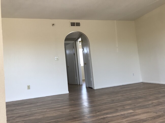 Foto del edificio - 9850 E Birchwood Ave