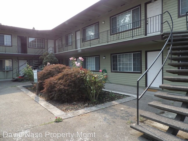 Building Photo - 12870 SW Allen Blvd