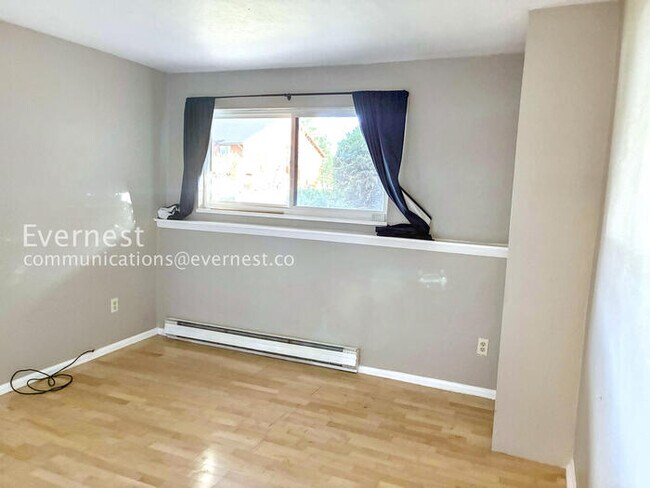 Foto del edificio - 2640 Juniper Ave