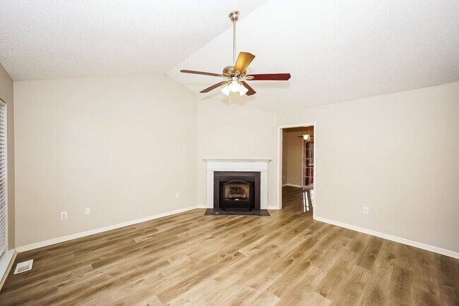 Foto del edificio - 11024 Ballards Pond Ln