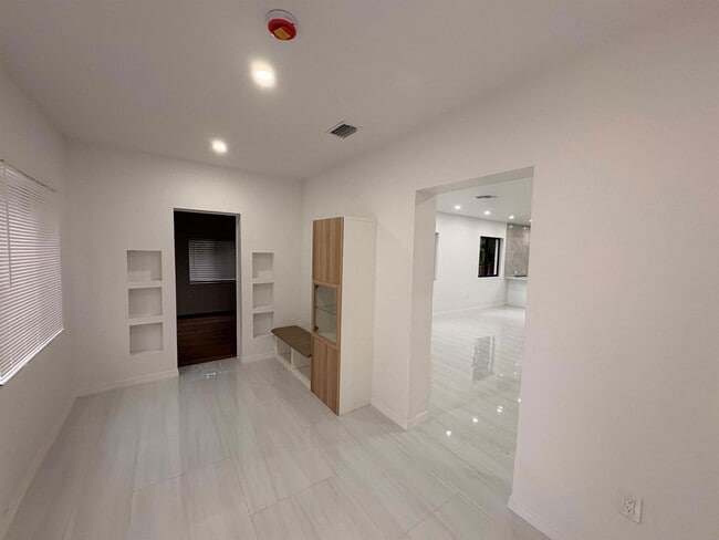Building Photo - Southwest 12th Street, Miami, FL 33135 - 4 BR 3 BA single-family home