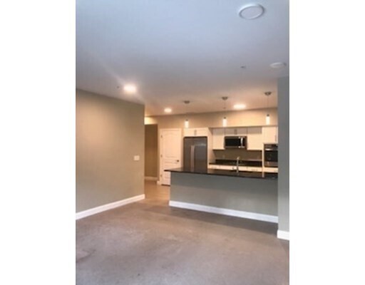 Foto del edificio - 4 Mayflower Ave