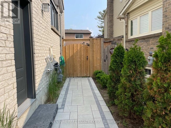 Building Photo - 55 Batson Dr