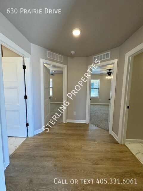 Building Photo - 630 Prairie Dr