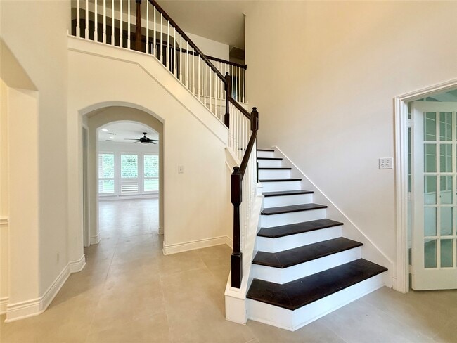 Building Photo - 8431 Big Bend Dr