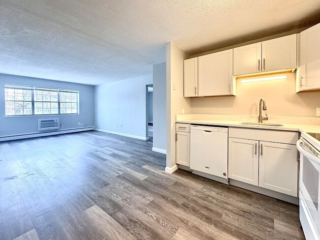 Photo - 130 North St Apartment