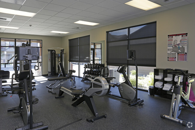 Interior Photo - Inter Pointe