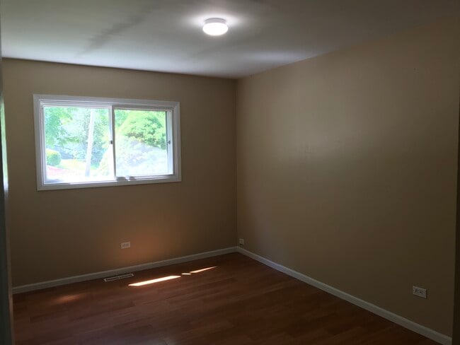 Building Photo - 524 Allanson Rd