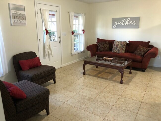 Living room - 342 Thurston School Rd