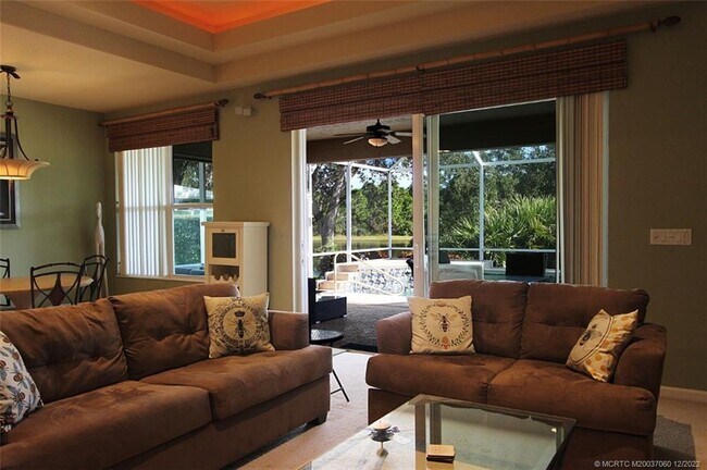 Building Photo - 4543 NW Red Maple Dr