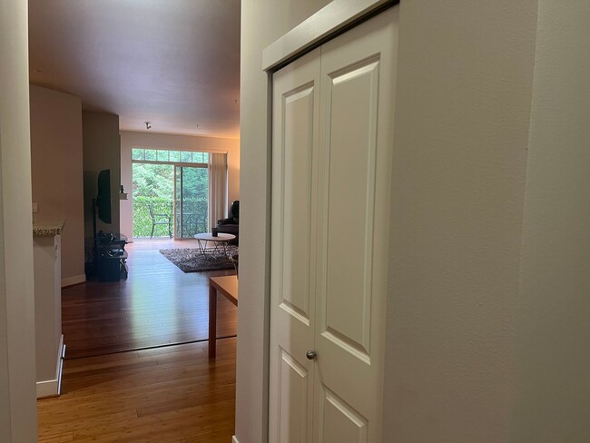 Foto del edificio - 2Bd/2Ba Bothell Condo