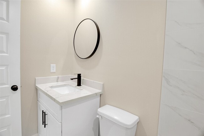 Building Photo - 835 22nd St