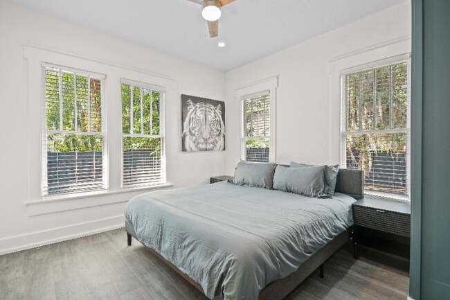 Foto del edificio - 2009 W Dekle Ave