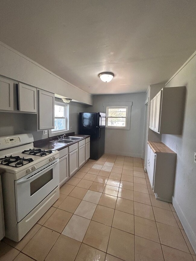 Building Photo - 4205 Robinwood Dr