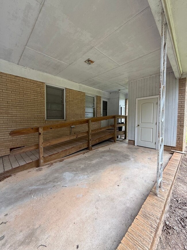 Building Photo - 3 Bedroom Home for Rent