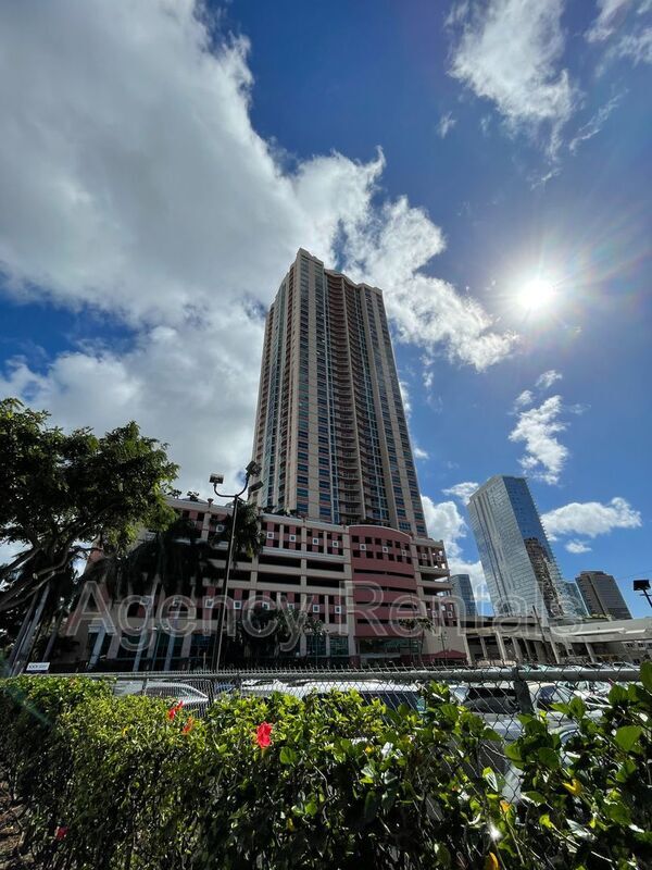 801 S King St Unit 2402, Honolulu, HI 96813 Condo for Rent in
