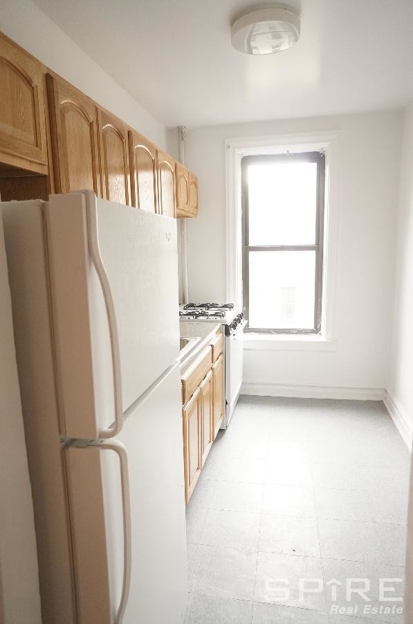 Foto del edificio - 297 Lenox Rd