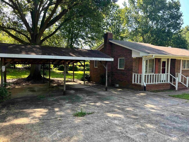 Building Photo - 411 Cade St