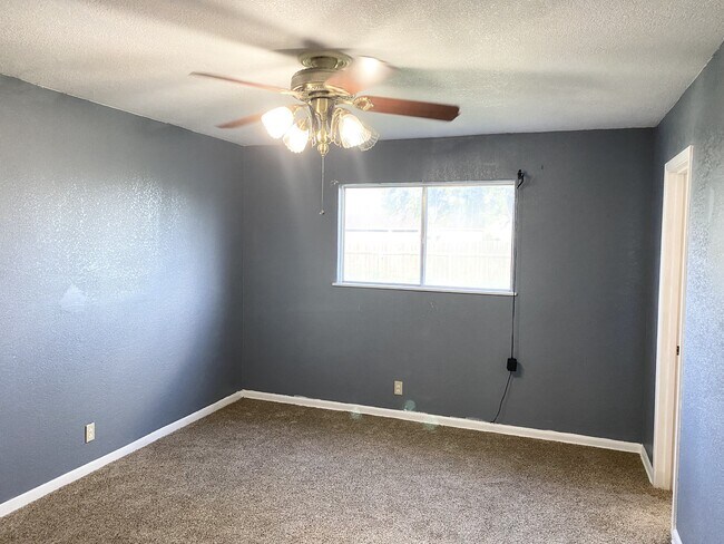 Foto del edificio - 1030 S 18th St