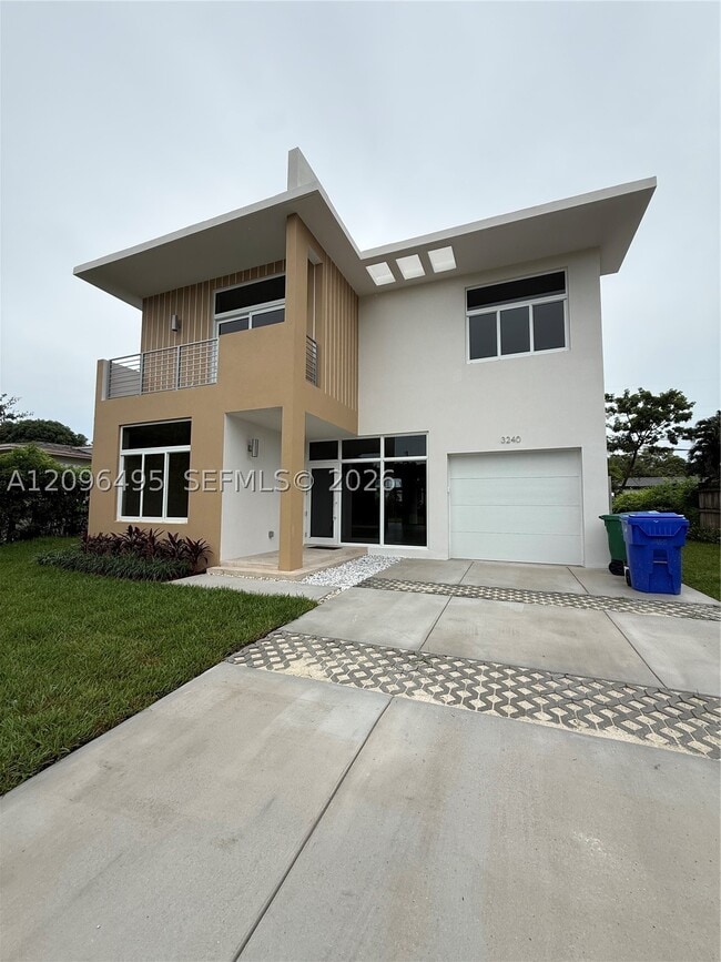 Building Photo - 3240 SW 20th St