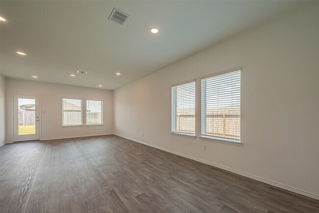 Foto del edificio - 5343 Pinecliff Grove Ct