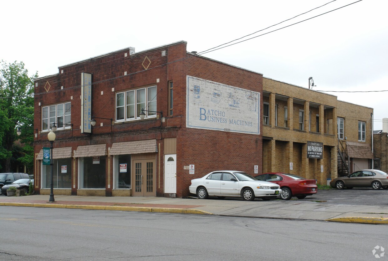 Building Photo - 110 E Market St
